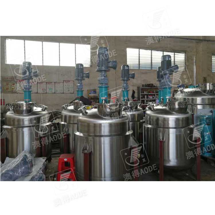 5000L不(bú)鏽鋼反應釜(fu)