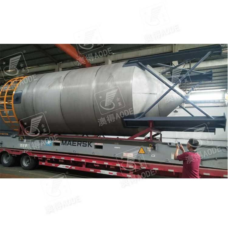 立式(shì)大型儲罐